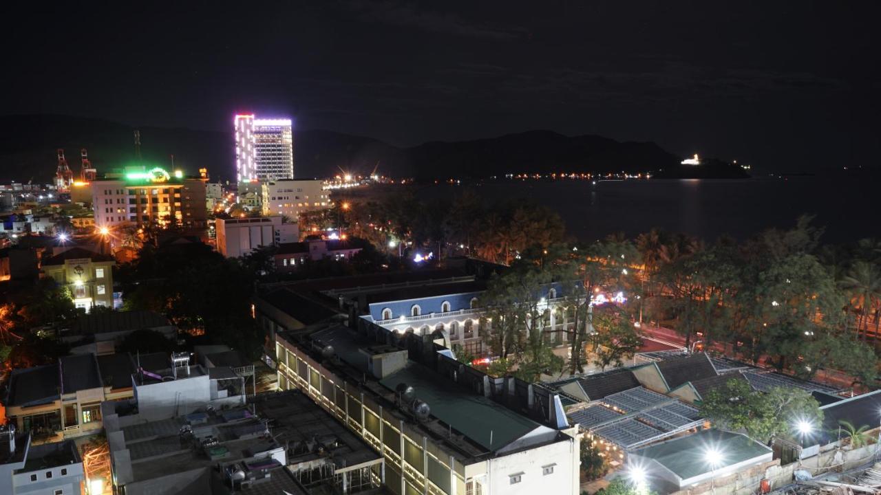 Готель Khach San Sao Viet Куїнон Екстер'єр фото